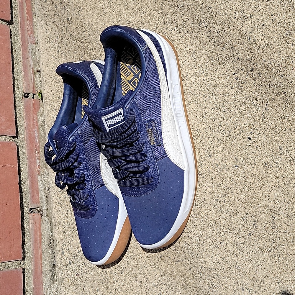 Puma size 12 Navy Blue